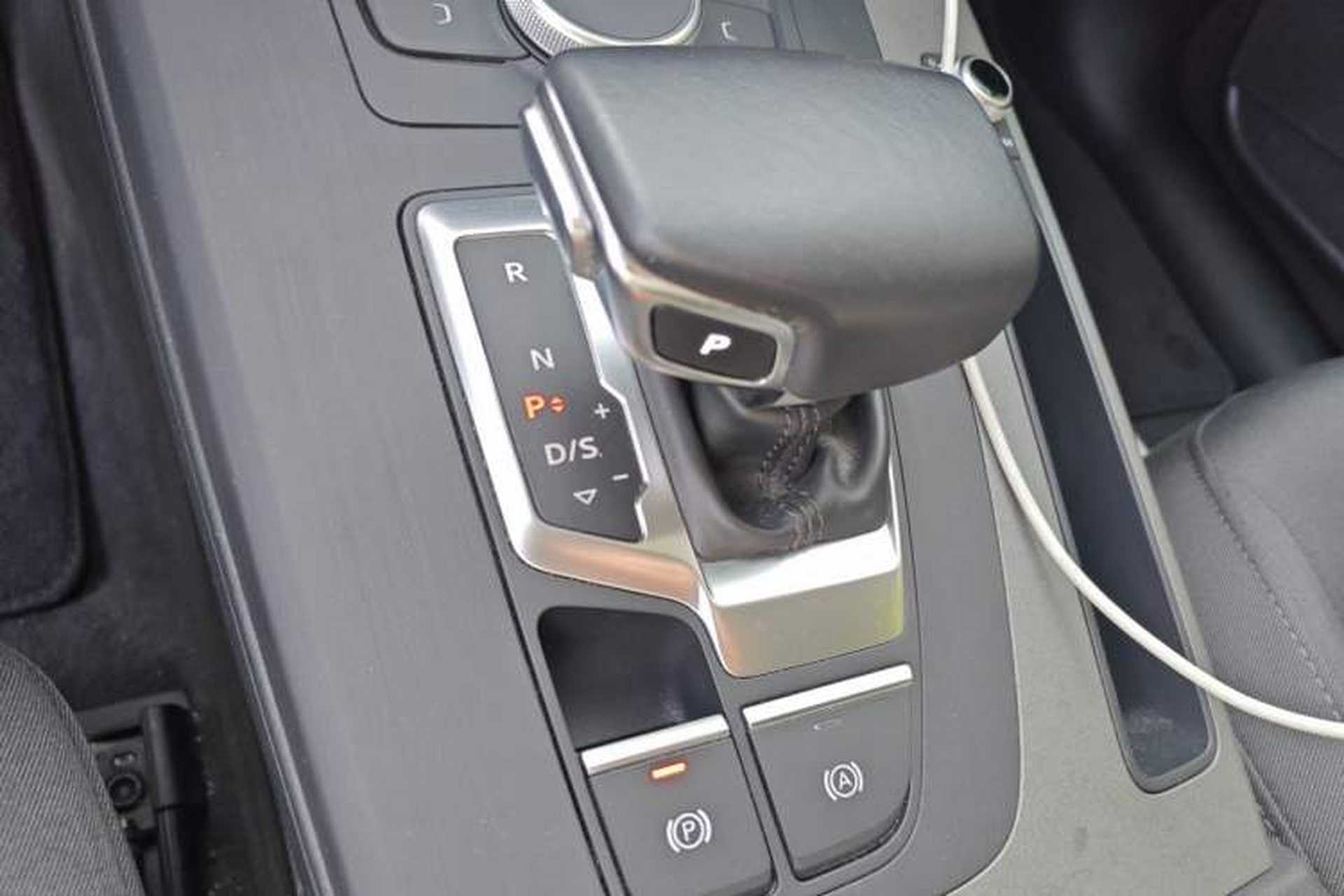 Used Audi Q5L 2018 40 TFSI Prestige Edition China VI Emission Standard Gear Lever