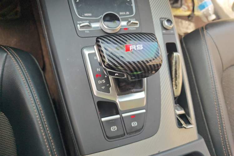 Used Audi Q5L 2018 45 TFSI Prestige Fashion Edition China V Emission Standard Gear Lever