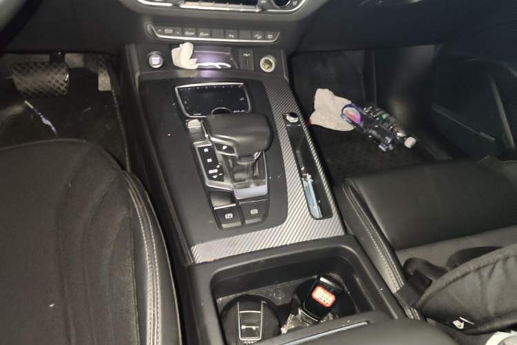 Used Audi Q5L 2018 45 TFSI Prestige Sporty Edition China VI Gear Lever