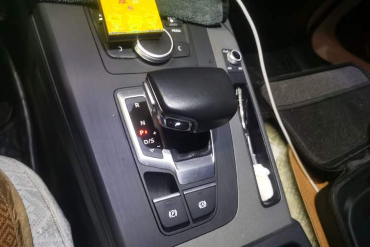 Used Audi Q5L 2018 40 TFSI Prestige Fashion Edition China V Gear Lever