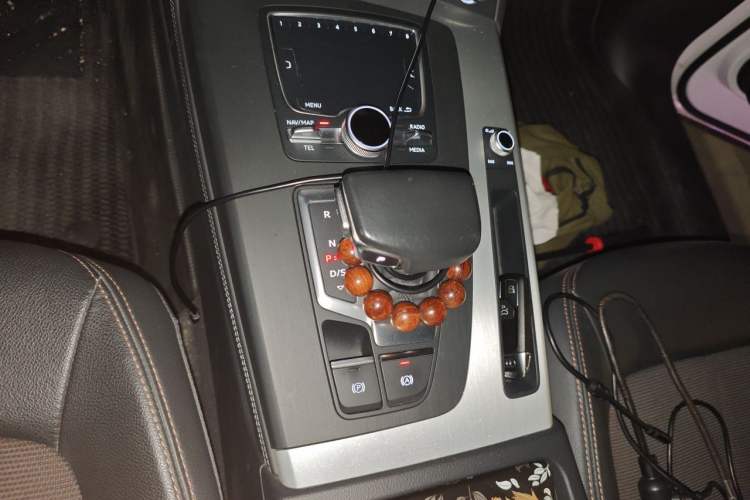 Used Audi Q5L 2018 40 TFSI Prestige Fashion Edition China V Gear Lever