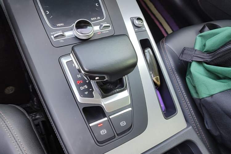 Used Audi Q5L 2018 40 TFSI Prestige Fashion Edition China V Gear Lever