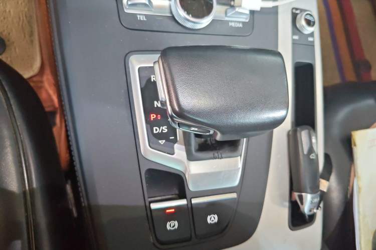 Used Audi Q5L 2018 40 TFSI Prestige Fashion Edition China V Gear Lever