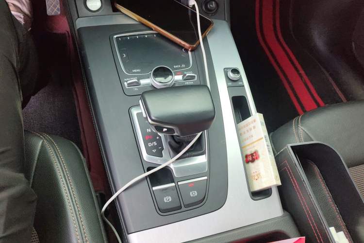 Used Audi Q5L 2018 40 TFSI Prestige Fashion Edition China V Gear Lever