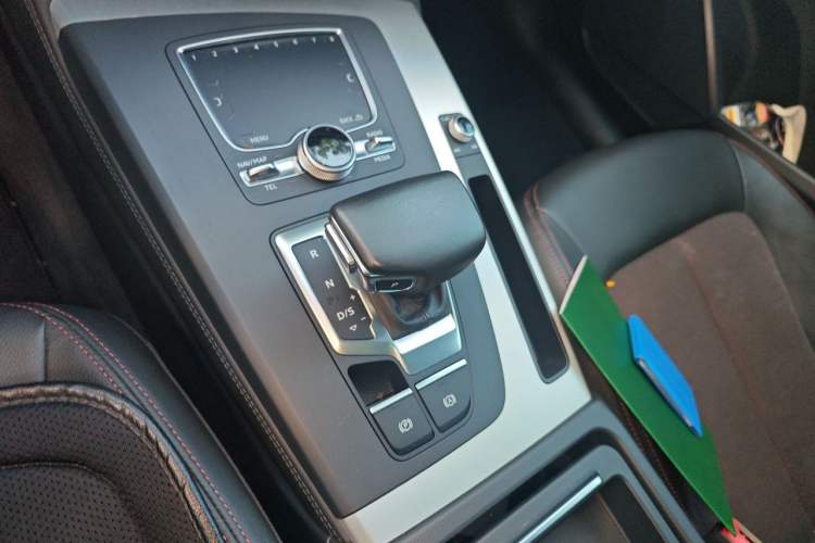 Used Audi Q5L 2018 40 TFSI Prestige Edition China V Gear Lever