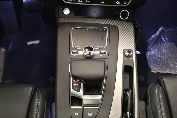 Used Audi Q5L 2018 45 TFSI Prestige Sporty Edition China VI Gear Lever