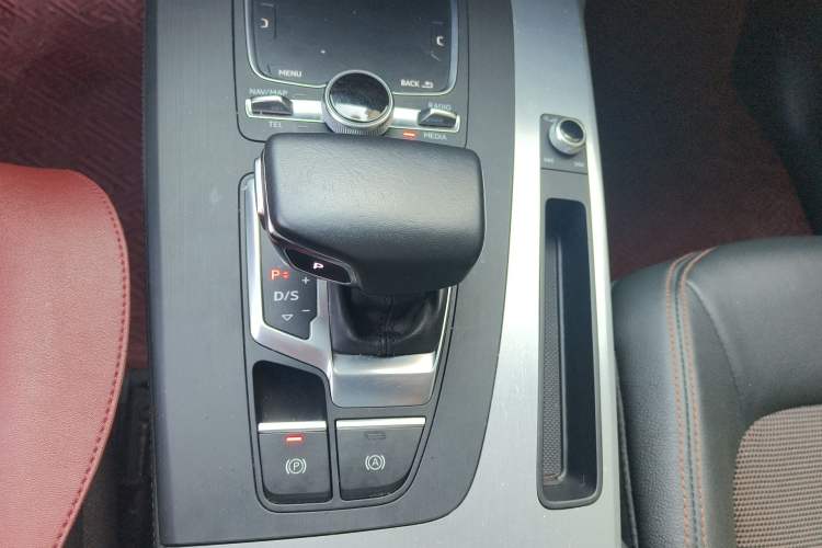 Used Audi Q5L 2018 40 TFSI Prestige Fashion Edition China V Gear Lever