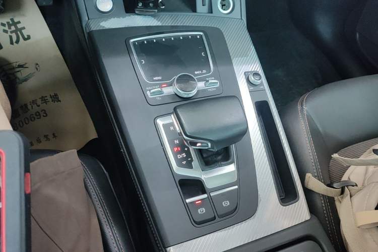 Used Audi Q5L 2018 45 TFSI Prestige Fashion Edition China V Emission Standard Gear Lever