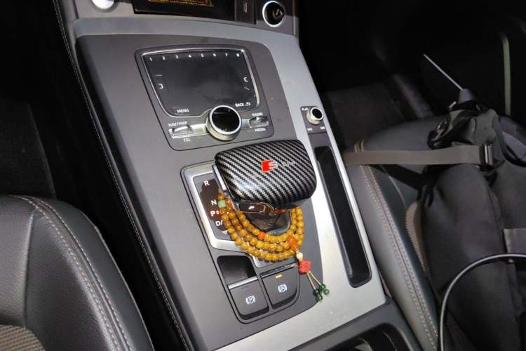 Used Audi Q5L 2018 40 TFSI Prestige Fashion Edition China V Gear Lever