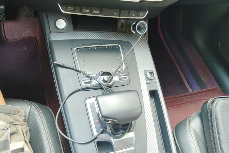 Used Audi Q5L 2018 45 TFSI Prestige Fashion Edition China V Emission Standard Gear Lever