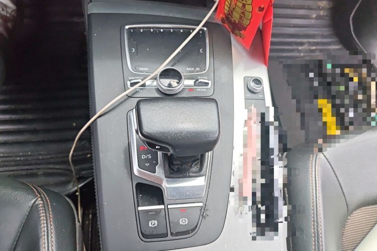 Used Audi Q5L 2018 40 TFSI Prestige Fashion Edition China VI Gear Lever