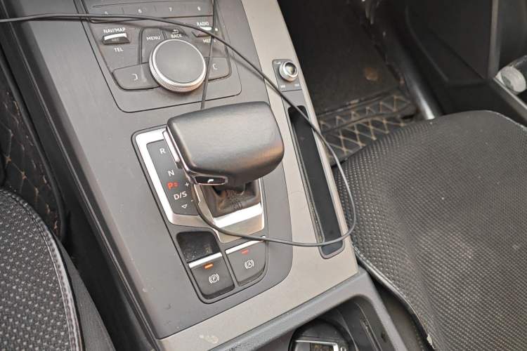 Used Audi Q5L 2018 40 TFSI Prestige Edition China V Gear Lever