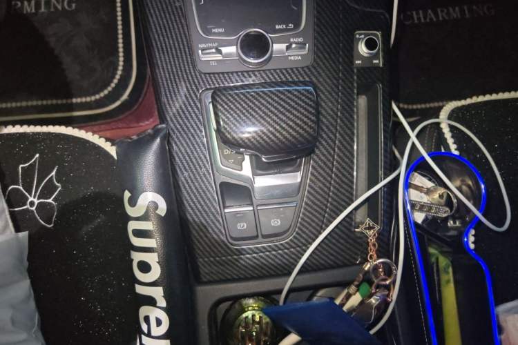 Used Audi Q5L 2018 40 TFSI Prestige Fashion Edition China V Gear Lever