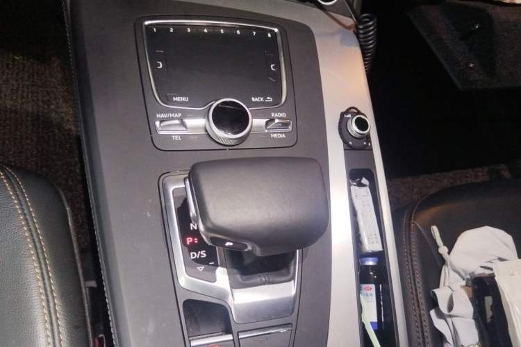 Used Audi Q5L 2018 40 TFSI Prestige Fashion Edition China V Gear Lever
