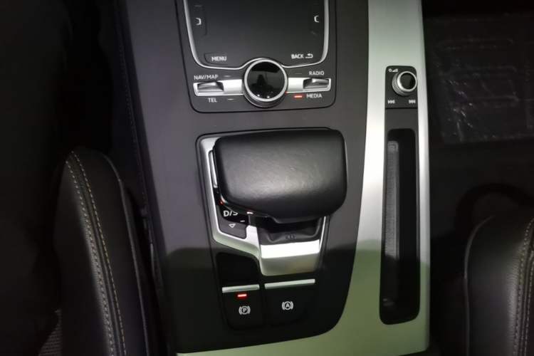 Used Audi Q5L 2018 40 TFSI Prestige Fashion Edition China V Gear Lever