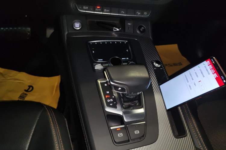 Used Audi Q5L 2018 45 TFSI Prestige Fashion Edition China VI Emission Standard Gear Lever