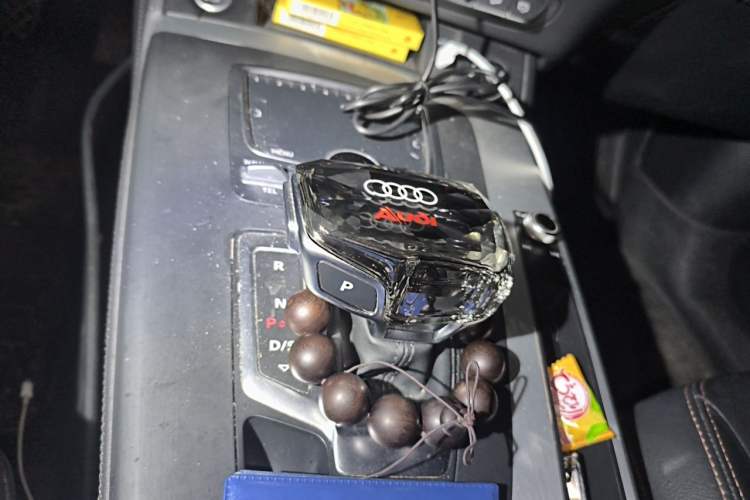 Used Audi Q5L 2018 40 TFSI Prestige Fashion Edition China VI Gear Lever