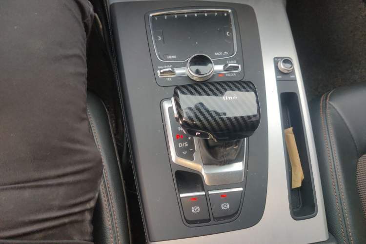 Used Audi Q5L 2018 40 TFSI Prestige Fashion Edition China V Gear Lever