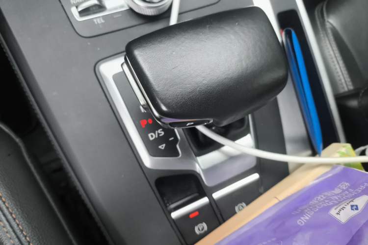 Used Audi Q5L 2018 40 TFSI Prestige Fashion Edition China V Gear Lever