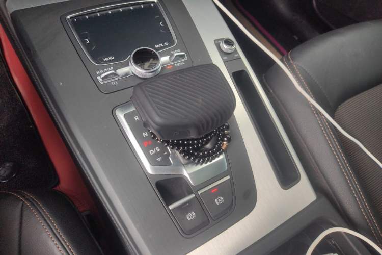 Used Audi Q5L 2018 40 TFSI Prestige Fashion Edition China V Gear Lever