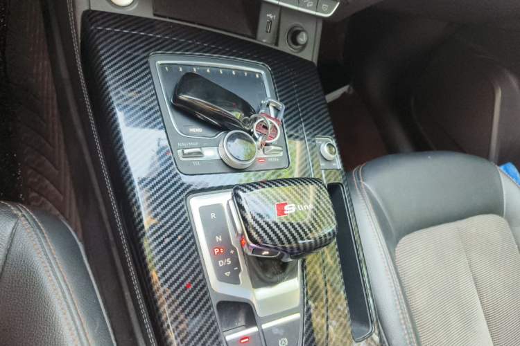 Used Audi Q5L 2018 40 TFSI Prestige Fashion Edition China VI Gear Lever