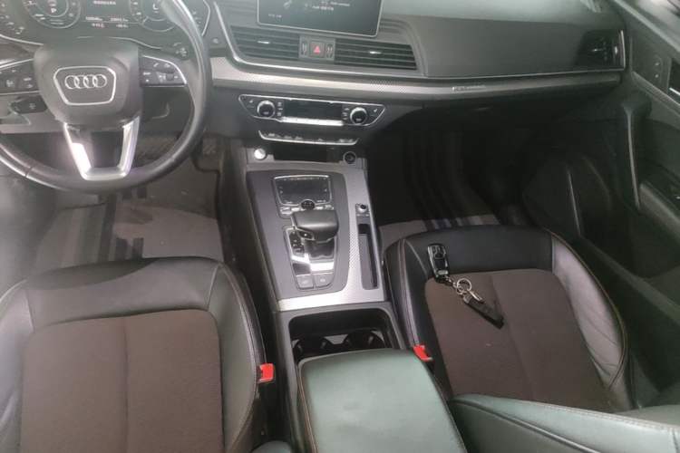 Used Audi Q5L 2018 45 TFSI Prestige Fashion Edition China V Emission Standard Gear Lever