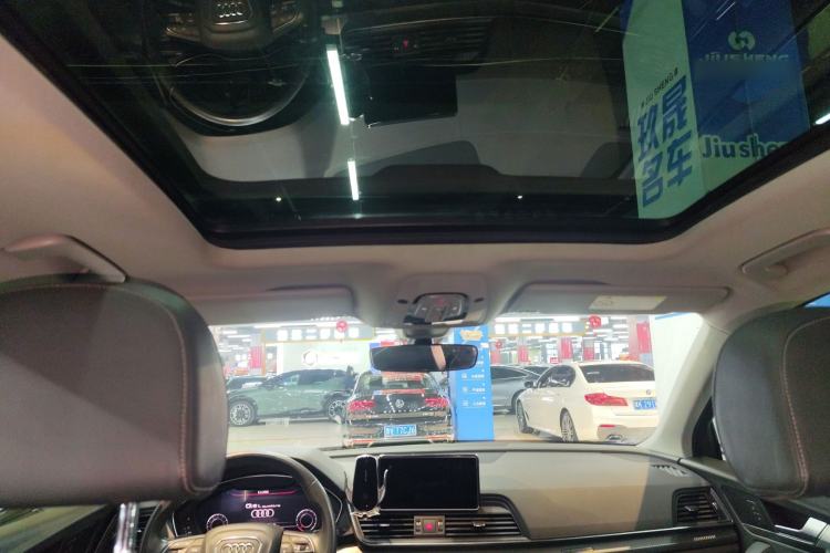 Used Audi Q5L 2018 45 TFSI Prestige Fashion Edition China VI Emission Standard Headliner