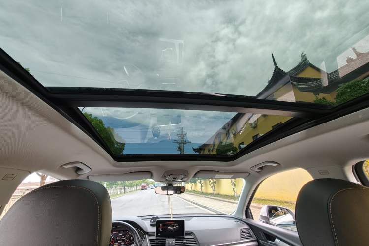 Used Audi Q5L 2018 45 TFSI Prestige Fashion Edition China V Emission Standard Headliner