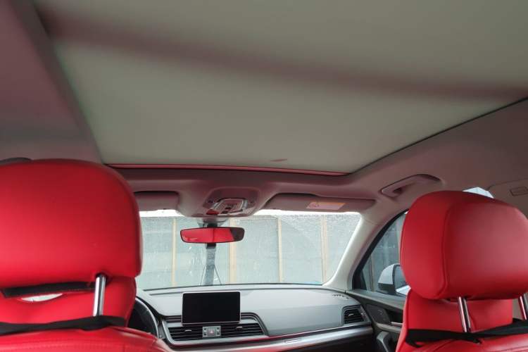 Used Audi Q5L 2018 40 TFSI Prestige Fashion Edition China VI Headliner