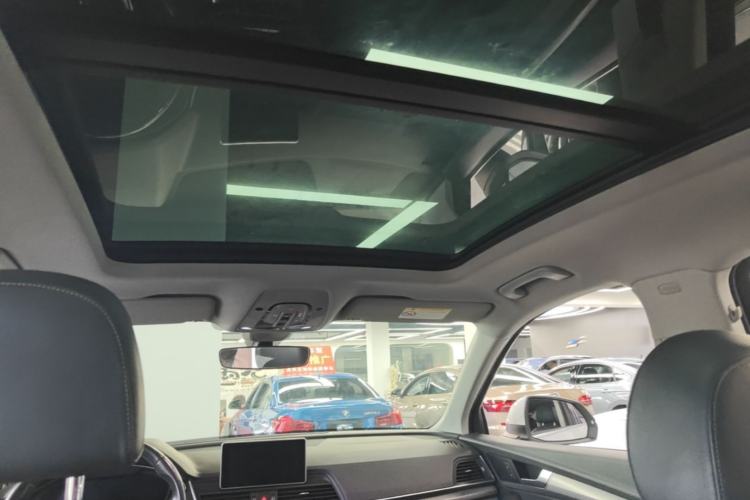 Used Audi Q5L 2018 45 TFSI Prestige Fashion Edition China VI Emission Standard Headliner