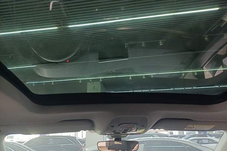 Used Audi Q5L 2018 40 TFSI Prestige Fashion Edition China VI Headliner