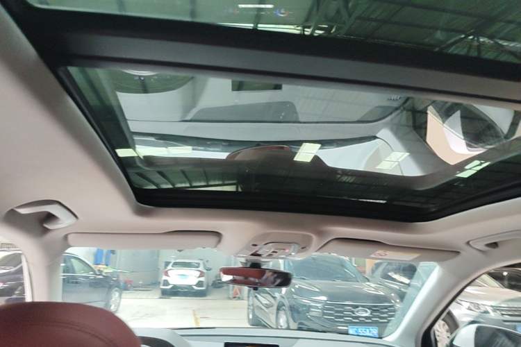 Used Audi Q5L 2018 40 TFSI Prestige Edition China VI Emission Standard Headliner