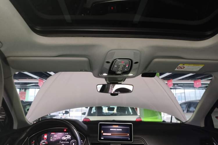 Used Audi Q5L 2018 40 TFSI Prestige Fashion Edition China VI Headliner
