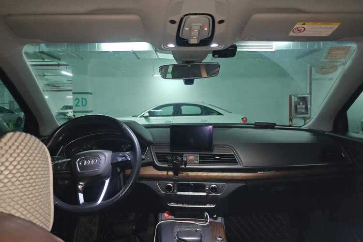 Used Audi Q5L 2018 40 TFSI Prestige Edition China VI Emission Standard Headliner