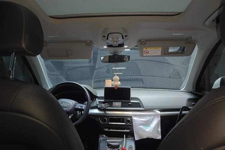 Used Audi Q5L 2018 40 TFSI Prestige Fashion Edition China VI Headliner