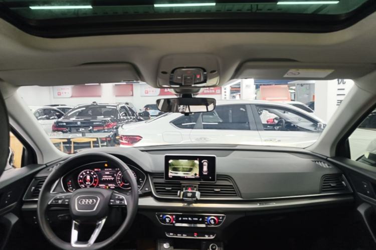 Used Audi Q5L 2018 45 TFSI Prestige Fashion Edition China V Emission Standard Headliner