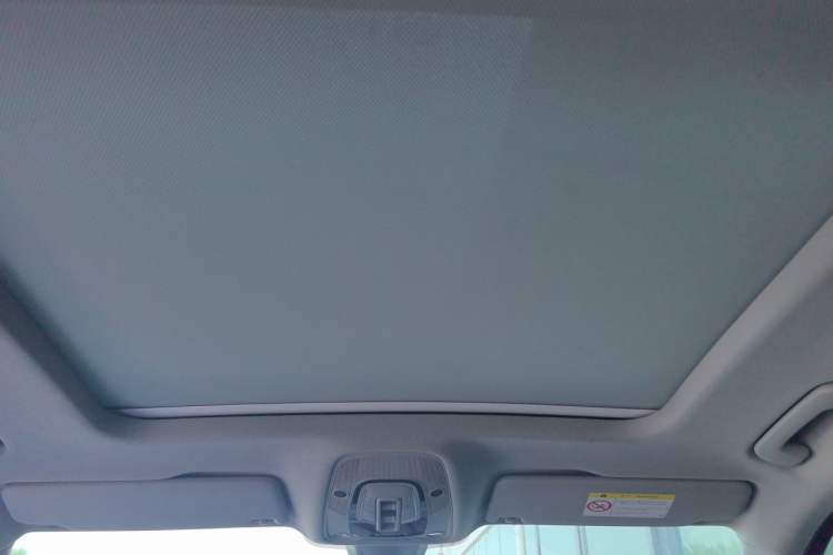 Used Audi Q5L 2018 40 TFSI Prestige Edition China VI Emission Standard Headliner