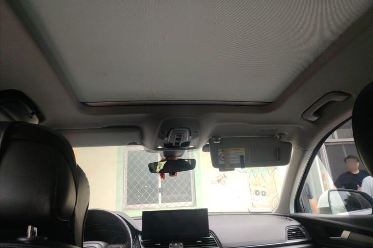 Used Audi Q5L 2018 40 TFSI Prestige Edition China VI Emission Standard Headliner