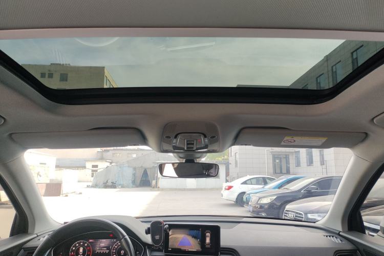 Used Audi Q5L 2018 40 TFSI Prestige Fashion Edition China VI Headliner