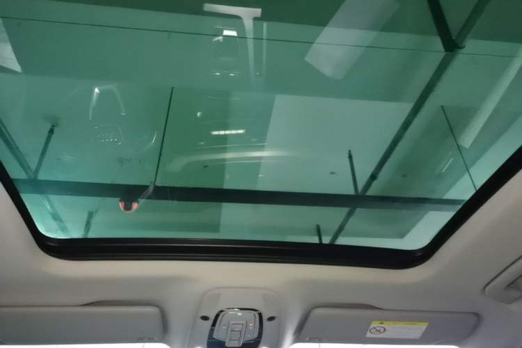 Used Audi Q5L 2018 40 TFSI Prestige Fashion Edition China VI Headliner