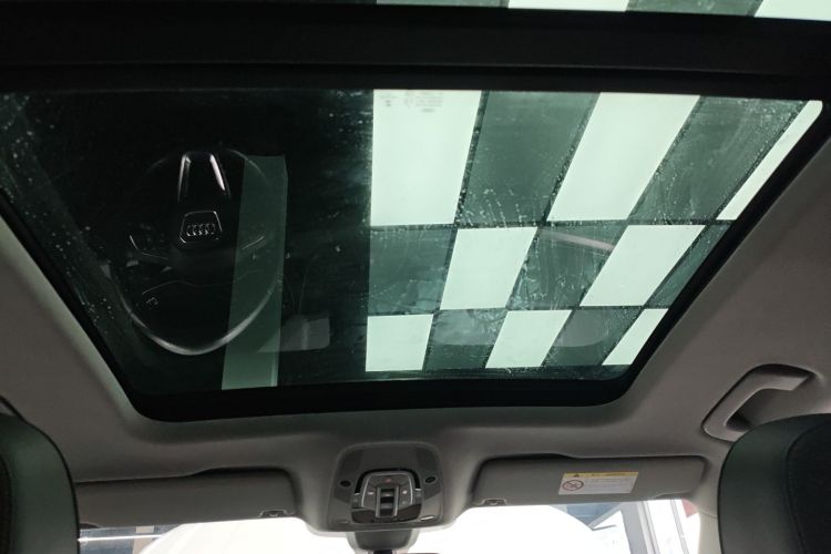 Used Audi Q5L 2018 40 TFSI Prestige Fashion Edition China VI Headliner