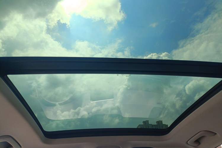 Used Audi Q5L 2018 45 TFSI Prestige Fashion Edition China VI Emission Standard Headliner