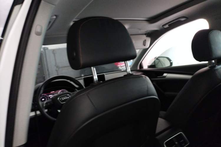 Used Audi Q5L 2018 40 TFSI Prestige Fashion Edition China V Headliner
