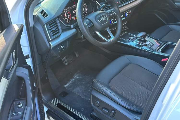 Used Audi Q5L 2018 40 TFSI Prestige Fashion Edition China VI Interior 1