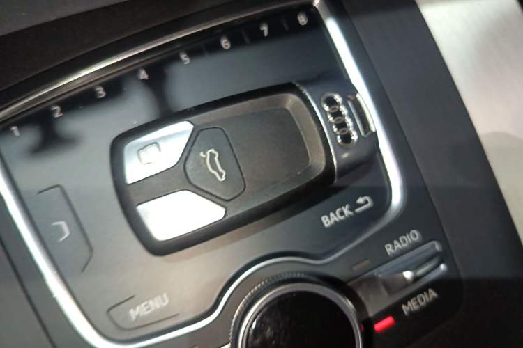 Used Audi Q5L 2018 40 TFSI Prestige Fashion Edition China V Interior 1
