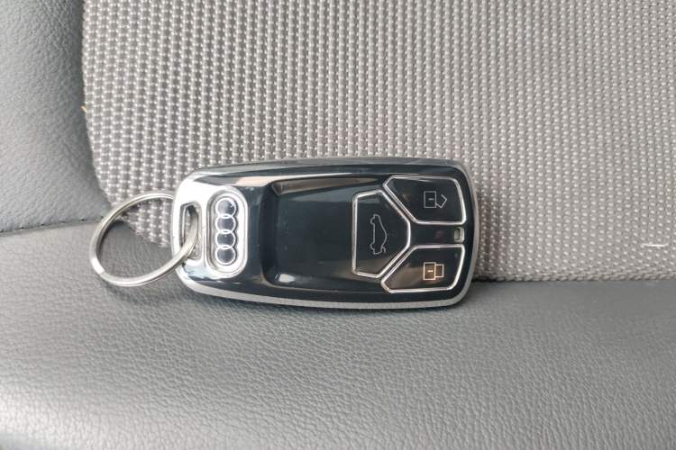 Used Audi Q5L 2018 40 TFSI Prestige Fashion Edition China VI Interior 1