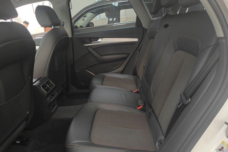 Used Audi Q5L 2018 40 TFSI Prestige Fashion Edition China VI Interior 2
