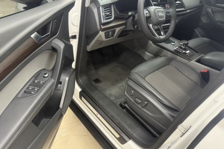 Used Audi Q5L 2018 40 TFSI Prestige Fashion Edition China V Interior 2