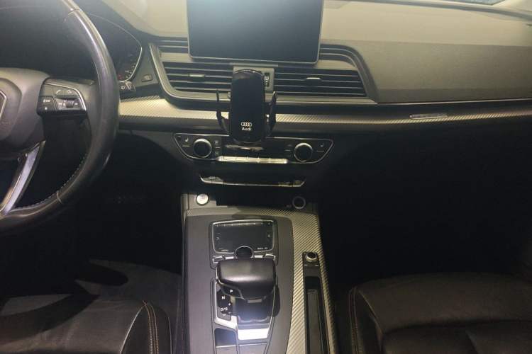 Used Audi Q5L 2018 45 TFSI Prestige Fashion Edition China V Emission Standard Interior 2