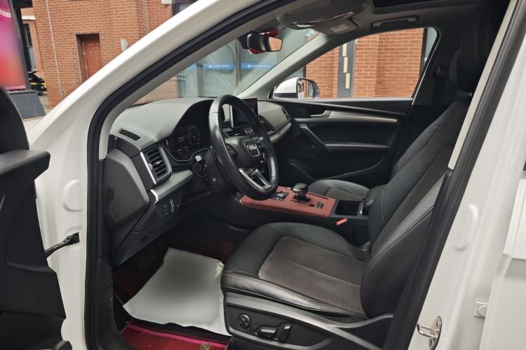 Used Audi Q5L 2018 40 TFSI Prestige Fashion Edition China VI Interior 2